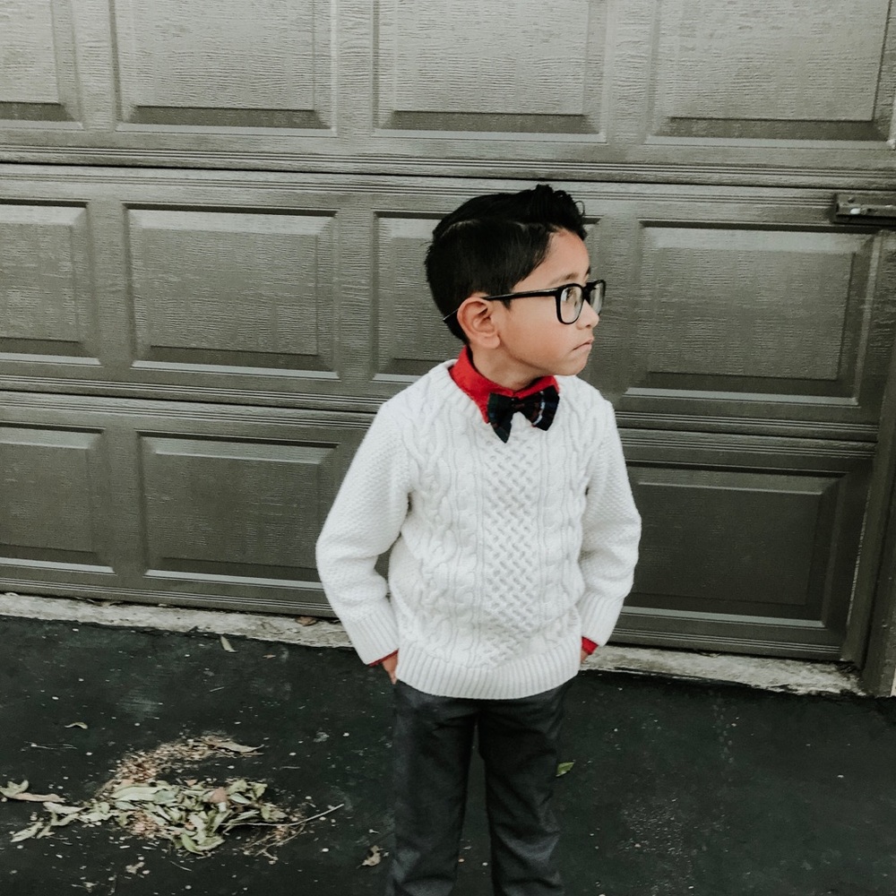 Knit sweater pullover. //